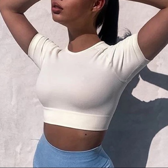 2Pc White Cream Seamless Set (Top + Shorts) - Picture 3 of 8